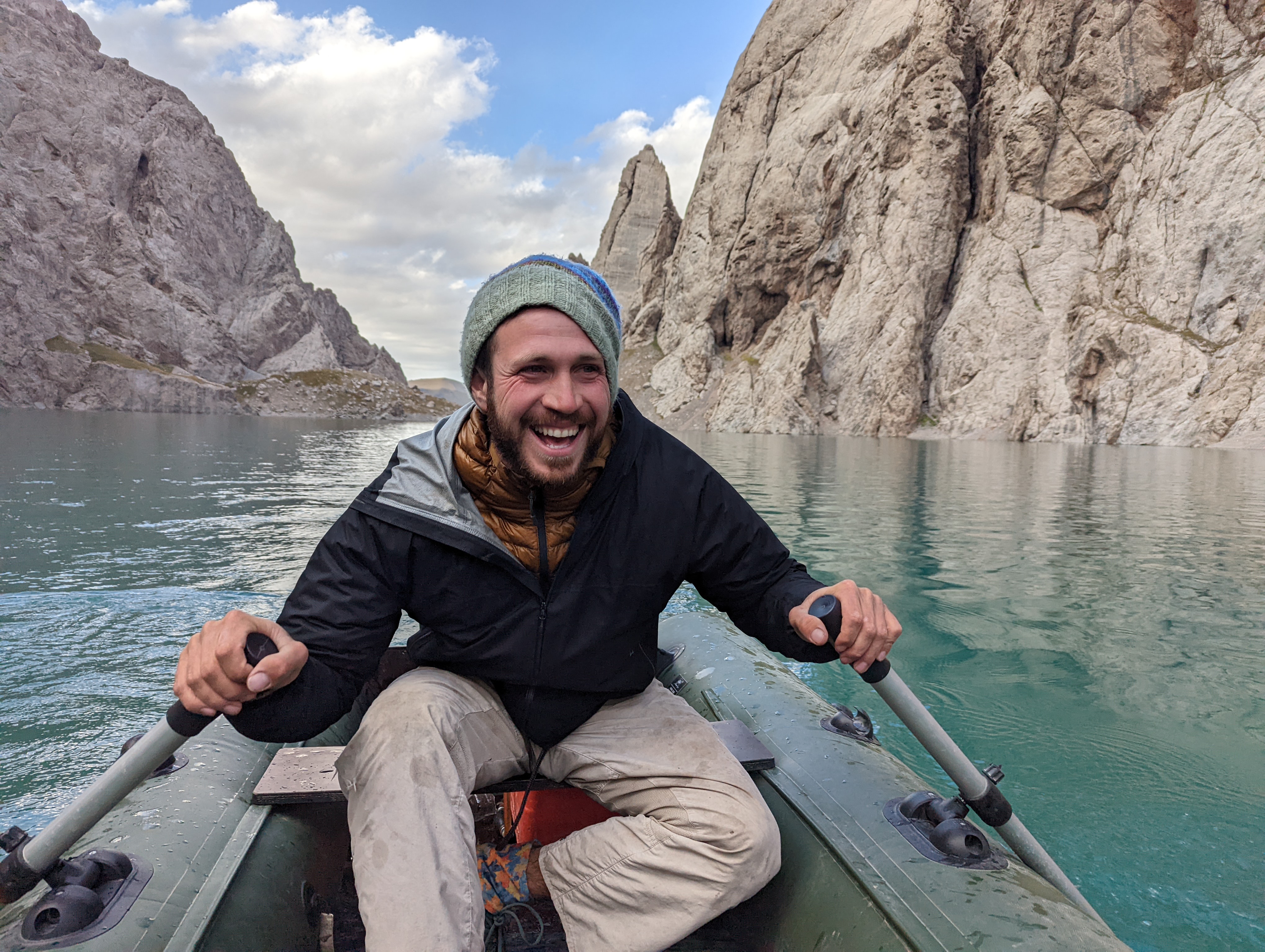 hiker paddle in lake
